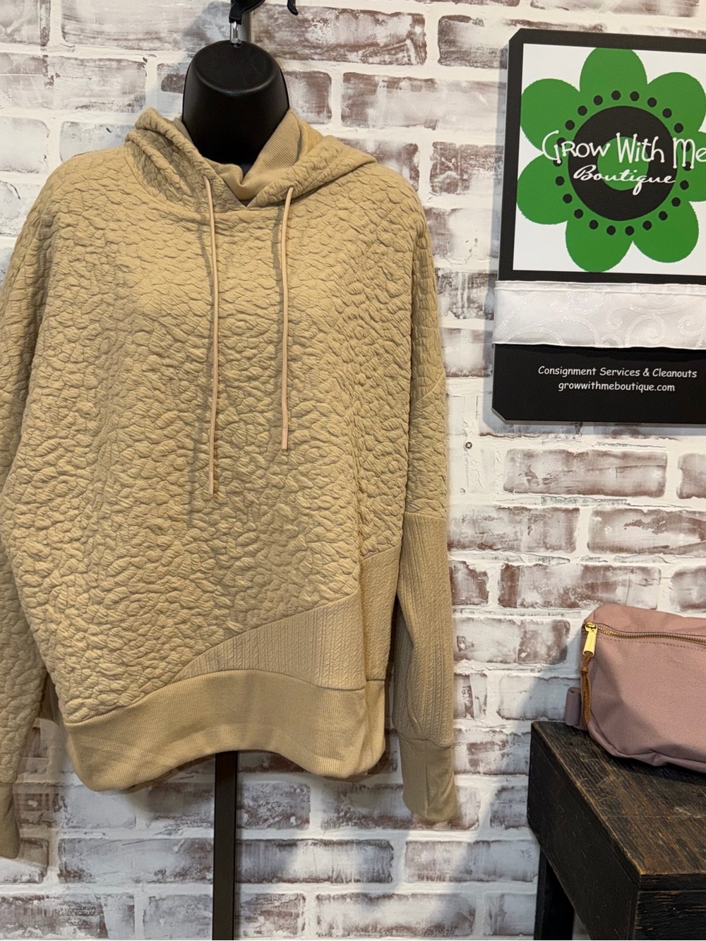 Tahari Cozy Quilted Hooded Pullover - Tan large NWT